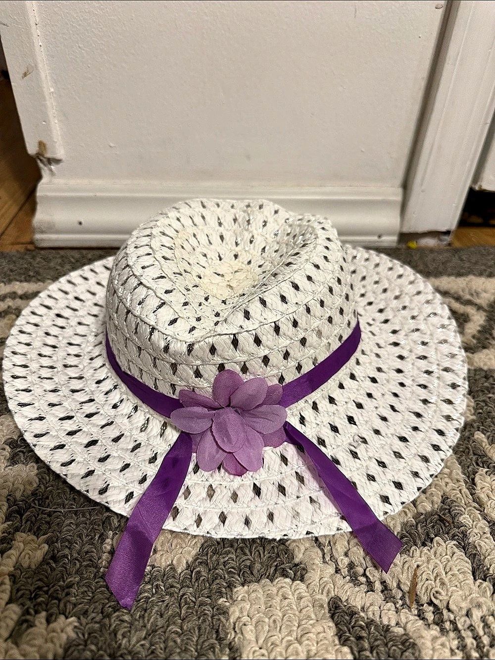 Women's Woven Sun Hat in White & Purple Like New
